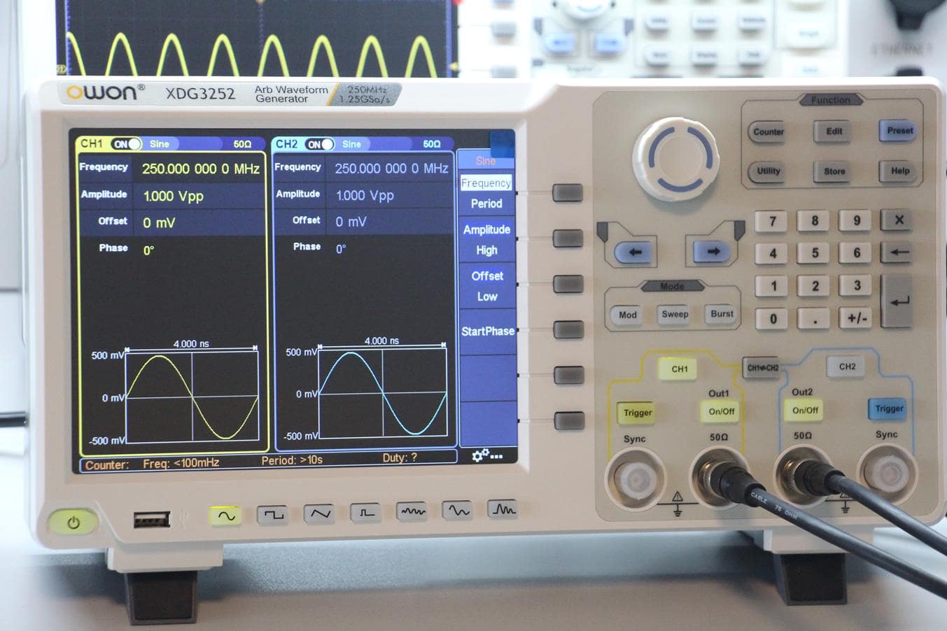 OWON XDG3082 Arbitrary Function Generator – 80 MHz, Dual Channel, Touchscreen