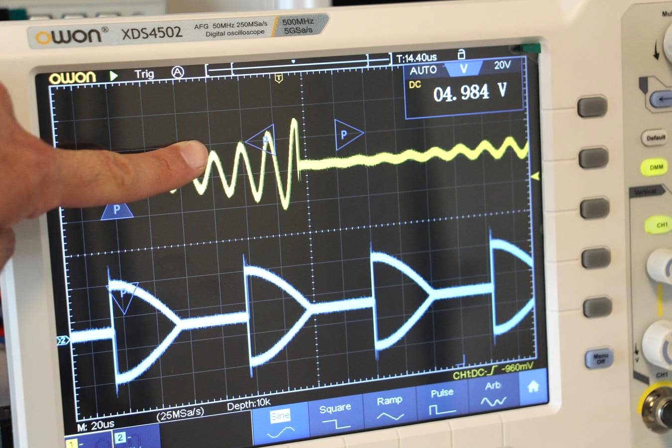 OWON XDS4502 Oscilloscope – 500 MHz, 2 Channels, 10.4" Touchscreen (Full Package)