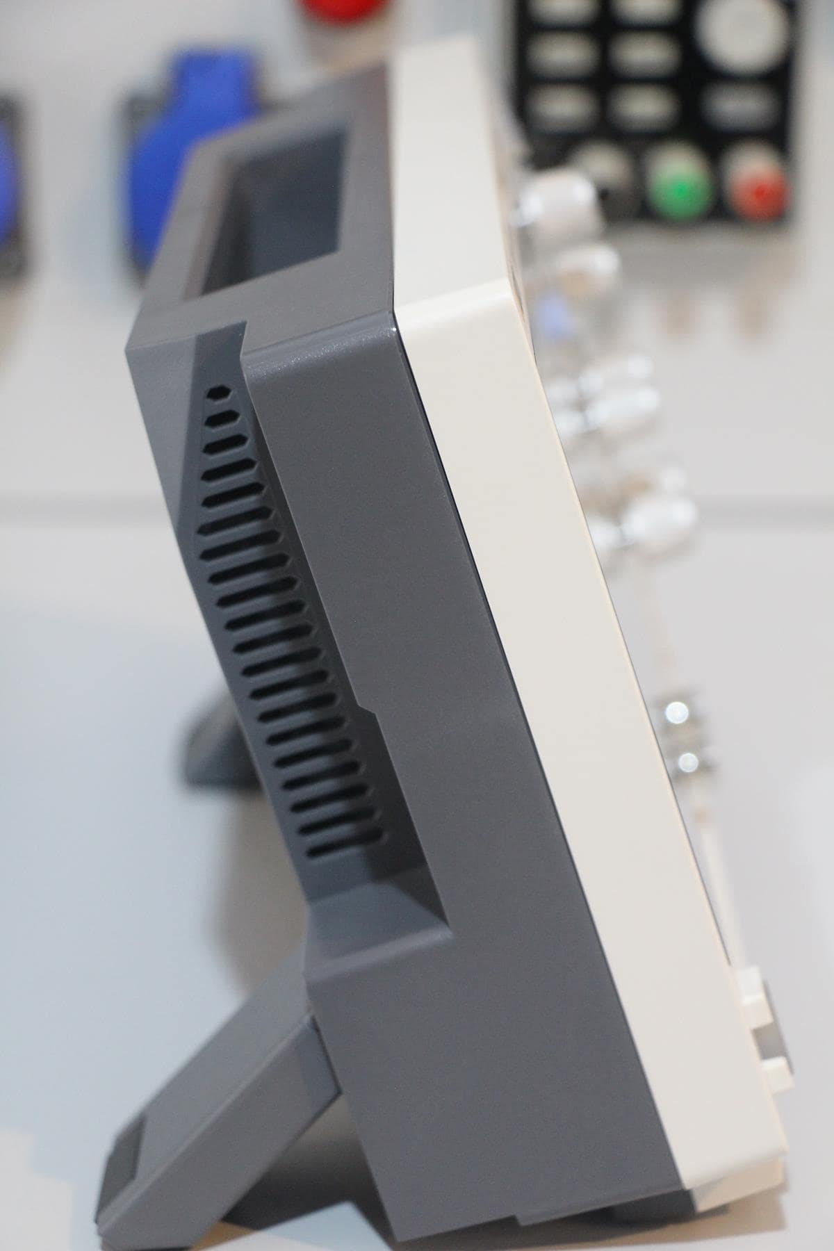 Owon ADS912A Digital Oscilloscope – 125 MHz Bandwidth, 2 Channels, 12-bit, with Touchscreen and Optional Logic Analyzer