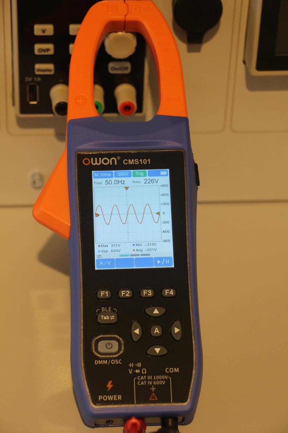 Owon CMS101 Clamp Meter with Oscilloscope – 1 kHz Bandwidth, 1000 A, 1000 V