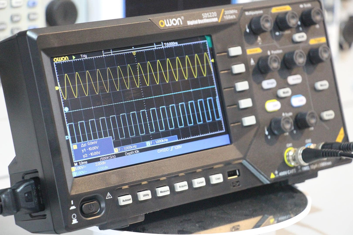 Owon SDS220 Digital Oscilloscope | 200 MHz, 2 Channels