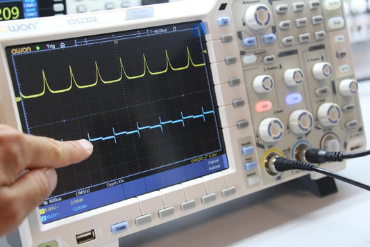 OWON XDS2202 Digital Oscilloscope – 200 MHz, 2 Channel, 8” Touch Display, Protocol Decode