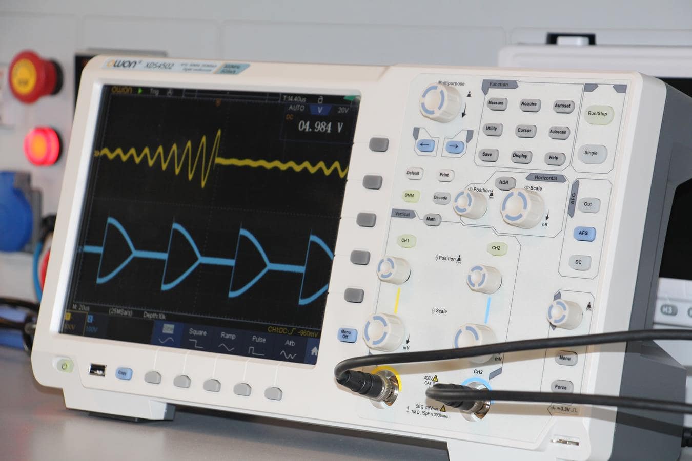 OWON XDS4502 Oscilloscope – 500 MHz, 2 Channels, 10.4" Touchscreen (Full Package)
